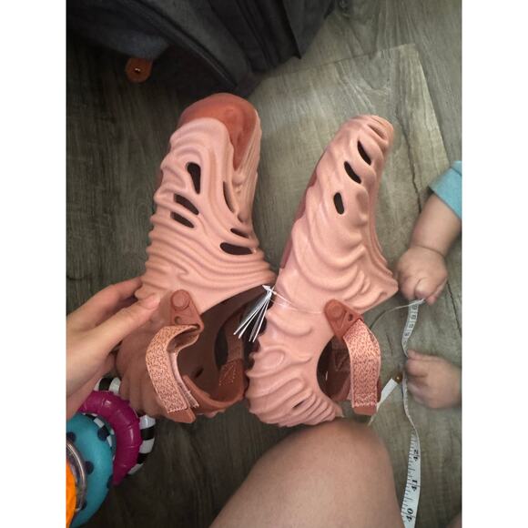 NWT Crocs x Salehe Bembury The Pollex Clog Stratus Pink Sz M10 W12 - Picture 2 of 6